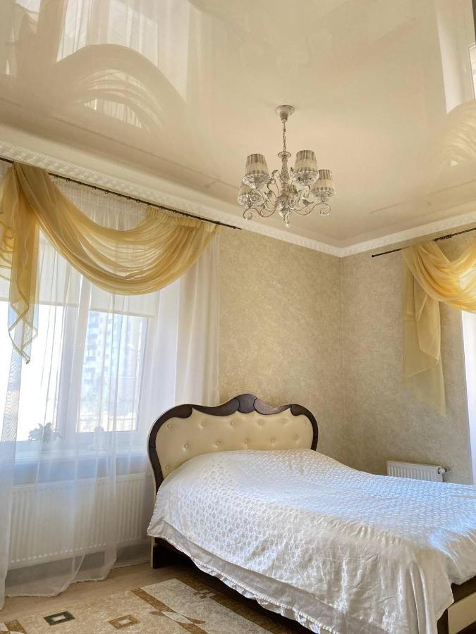 Apartments Koryatovichi Street Kamjanez-Podilskyj Exterior foto